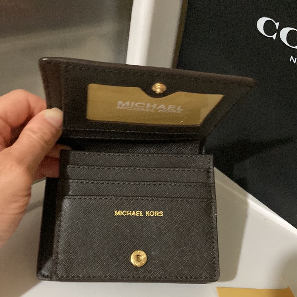 Michael Kors Jet Set Flap card Holder - Picture 5 of 11